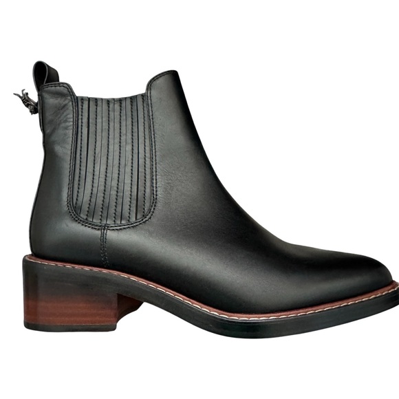 Coach Bowery Chelsea Black Leather Ankle Boots Sz 7 - Picture 1 of 13